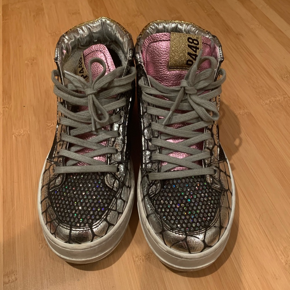P448 Queens Mid Gold Glossy Sneakers size 37